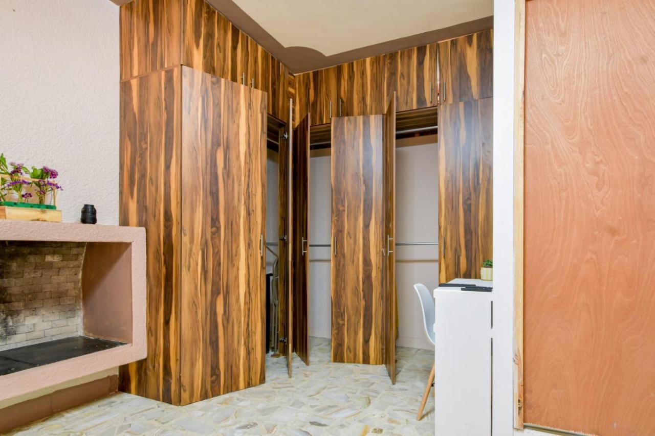 Hostal Vitta Guadalajara Esterno foto