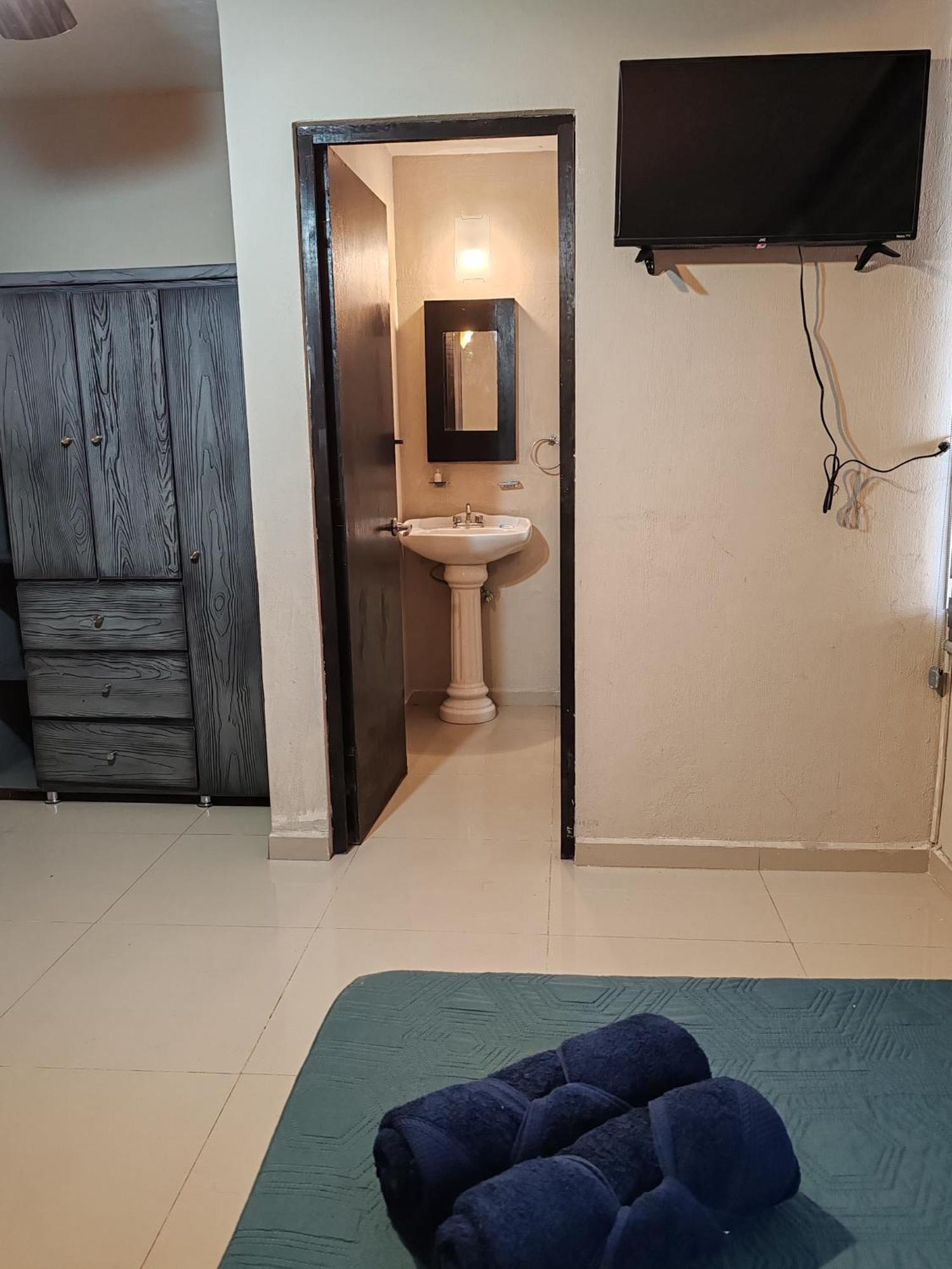 Hostal Vitta Guadalajara Esterno foto